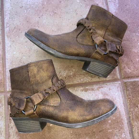 xoxo carissa combat boot